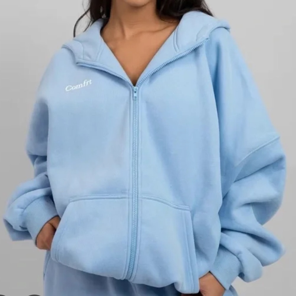 COMFRT UNISEX  OVERSIZED BABY BLUE/ ASTRO  ZIP UP HOODIE M
